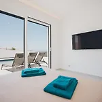 Sofia Atlantica فيلة لورينها